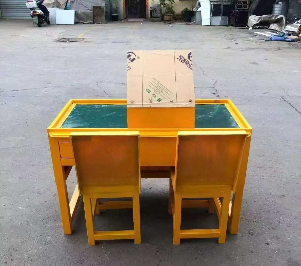 驻马店防静电导通桌井下煤矿火工品发放桌：危险品流转的安全守护者
